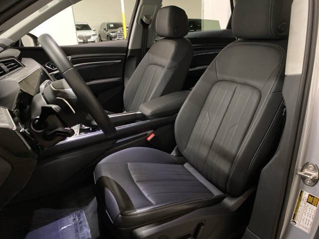 2023 Audi e-tron quattro Premium Plus