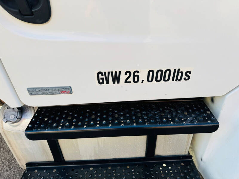 2008 Freightliner M2 106