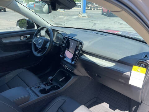 2026 Volvo XC40 B5 Core