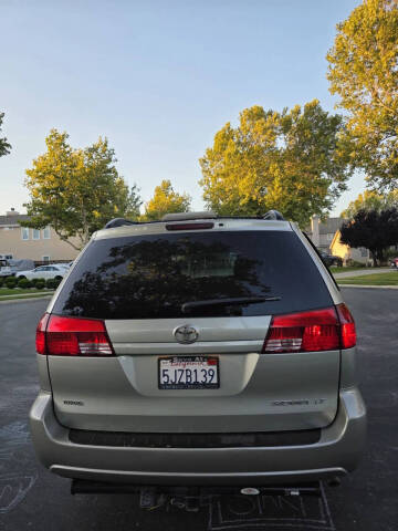 2004 Toyota Sienna