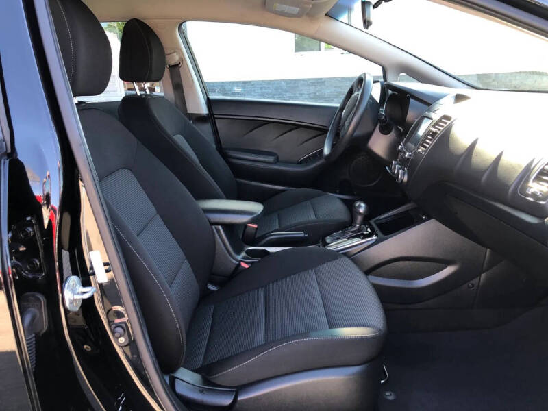 2017 Kia Forte5 LX