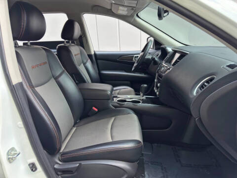 2020 Nissan Pathfinder SV