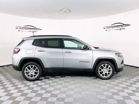 2022 Jeep Compass Latitude Lux