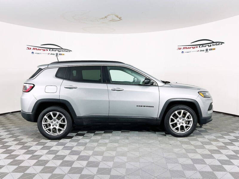 2022 Jeep Compass Latitude Lux
