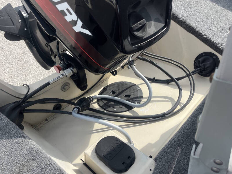 2002 Tracker PRO AVENGER 16