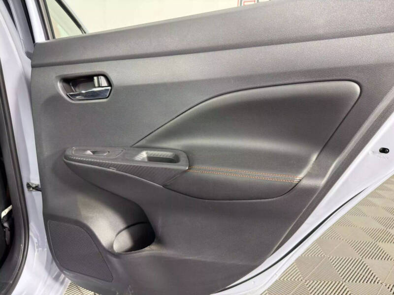 2025 Nissan Versa SR