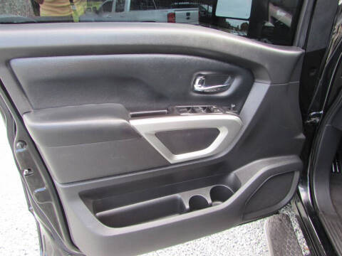 2017 Nissan Titan SV