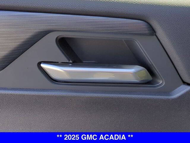 2025 GMC Acadia Elevation
