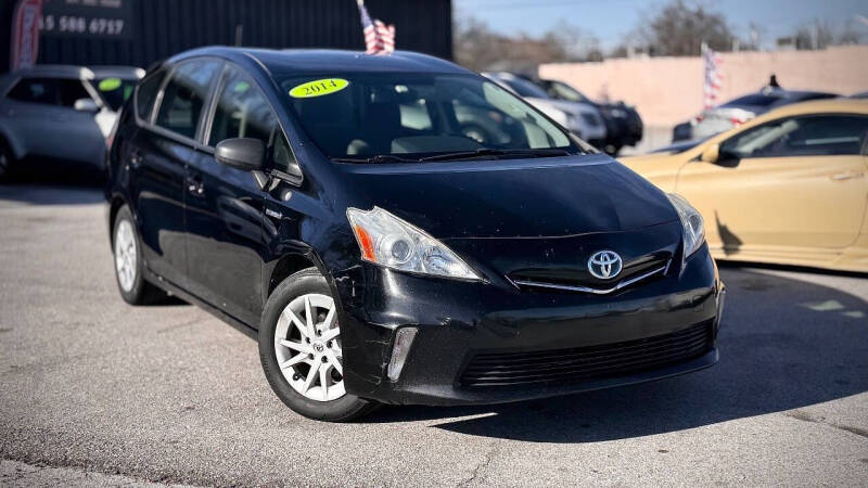 2014 Toyota Prius v Five