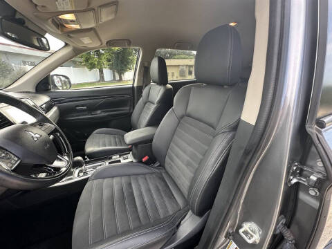 2020 Mitsubishi Outlander SE