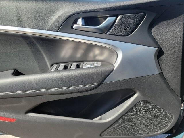 2023 Genesis G70