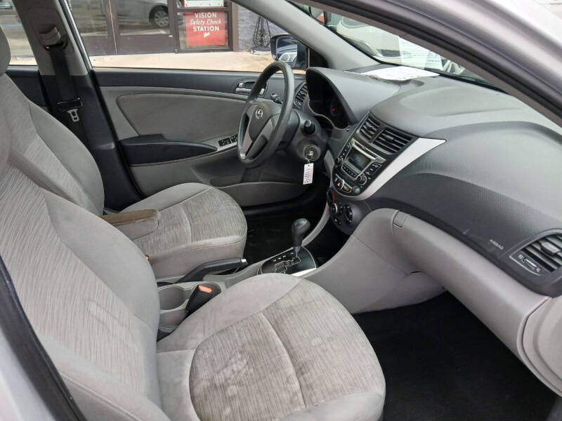 2017 Hyundai Accent SE