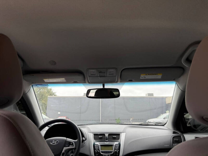 2013 Hyundai Accent GLS