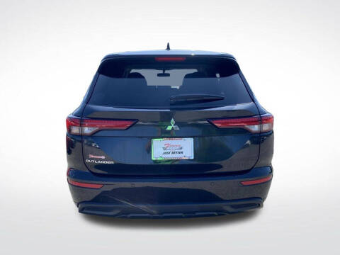 2023 Mitsubishi Outlander ES