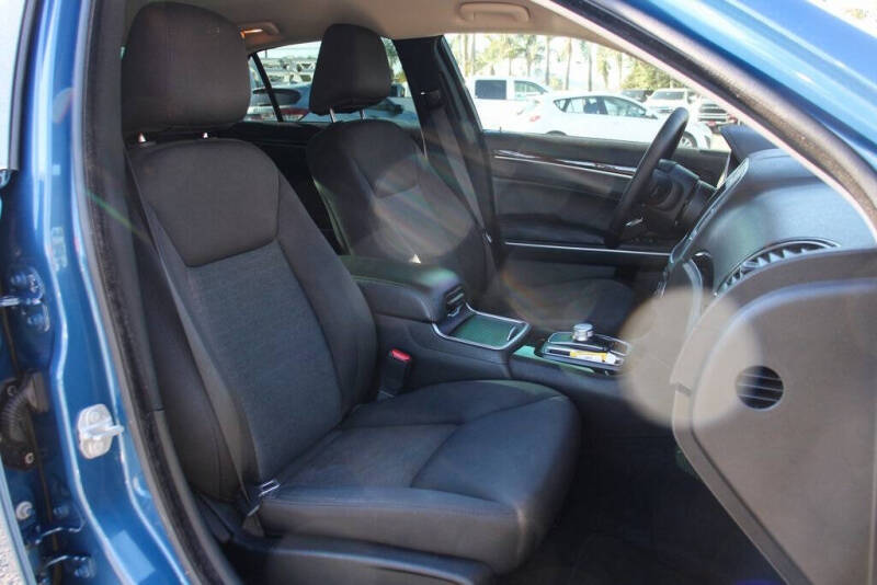 2023 Chrysler 300 Touring