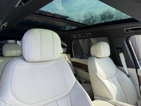 2023 Land Rover Range Rover P530 SE LWB