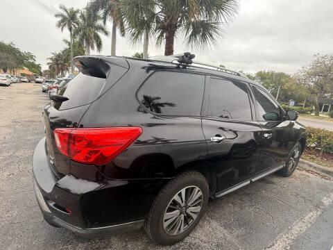 2017 Nissan Pathfinder SV