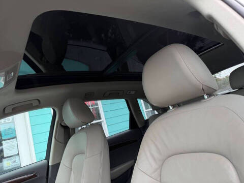 2011 Audi Q5 2.0T quattro Premium Plus