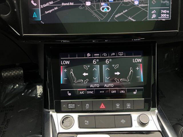 2022 Audi e-tron quattro Premium