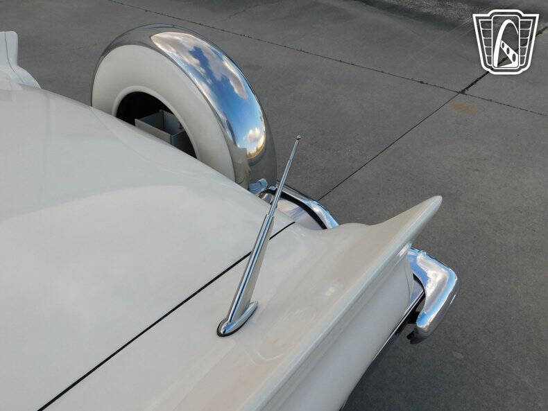 1957 Ford Thunderbird