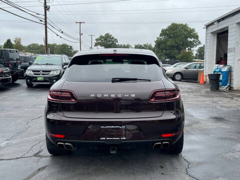 2017 Porsche Macan