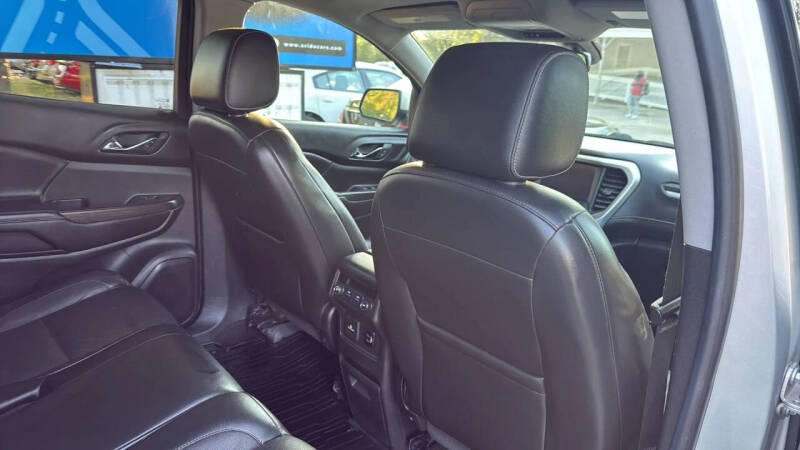 2017 GMC Acadia SLT-1