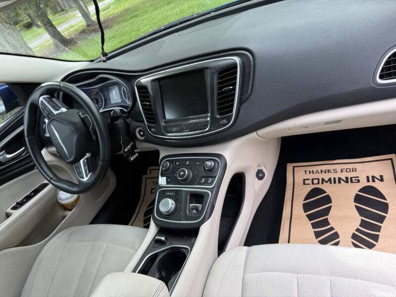 2015 Chrysler 200 Limited