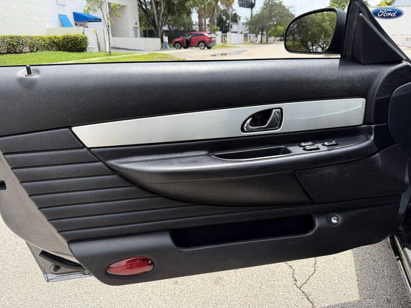 2003 Ford Thunderbird