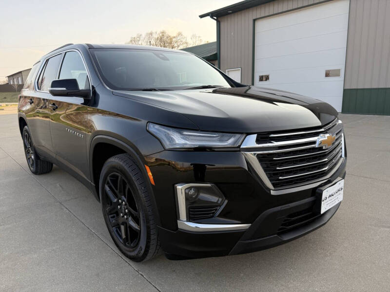 Used 2023 Chevrolet Traverse 1LT with VIN 1GNEVGKW6PJ307363 for sale in Des Moines, IA
