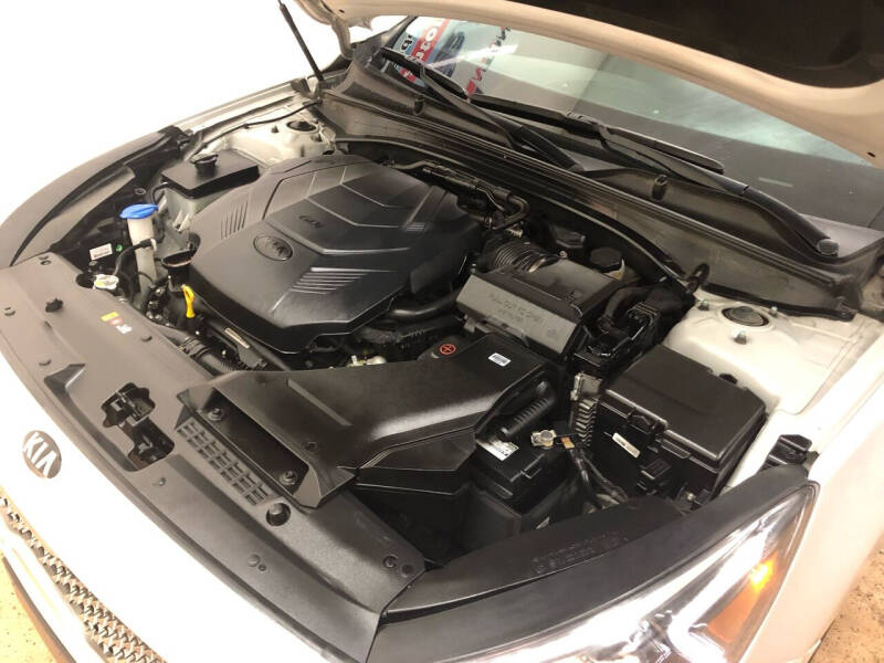 2017 Kia Cadenza Premium