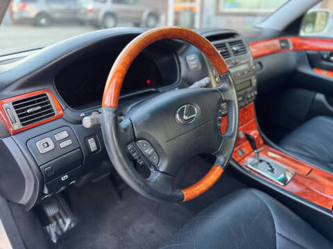 2004 Lexus LS 430
