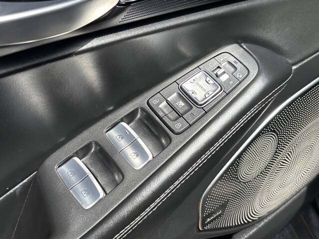 2018 Genesis G90