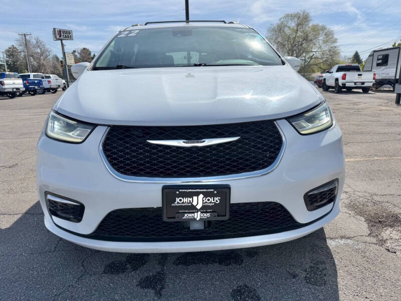 2022 Chrysler Pacifica Touring L