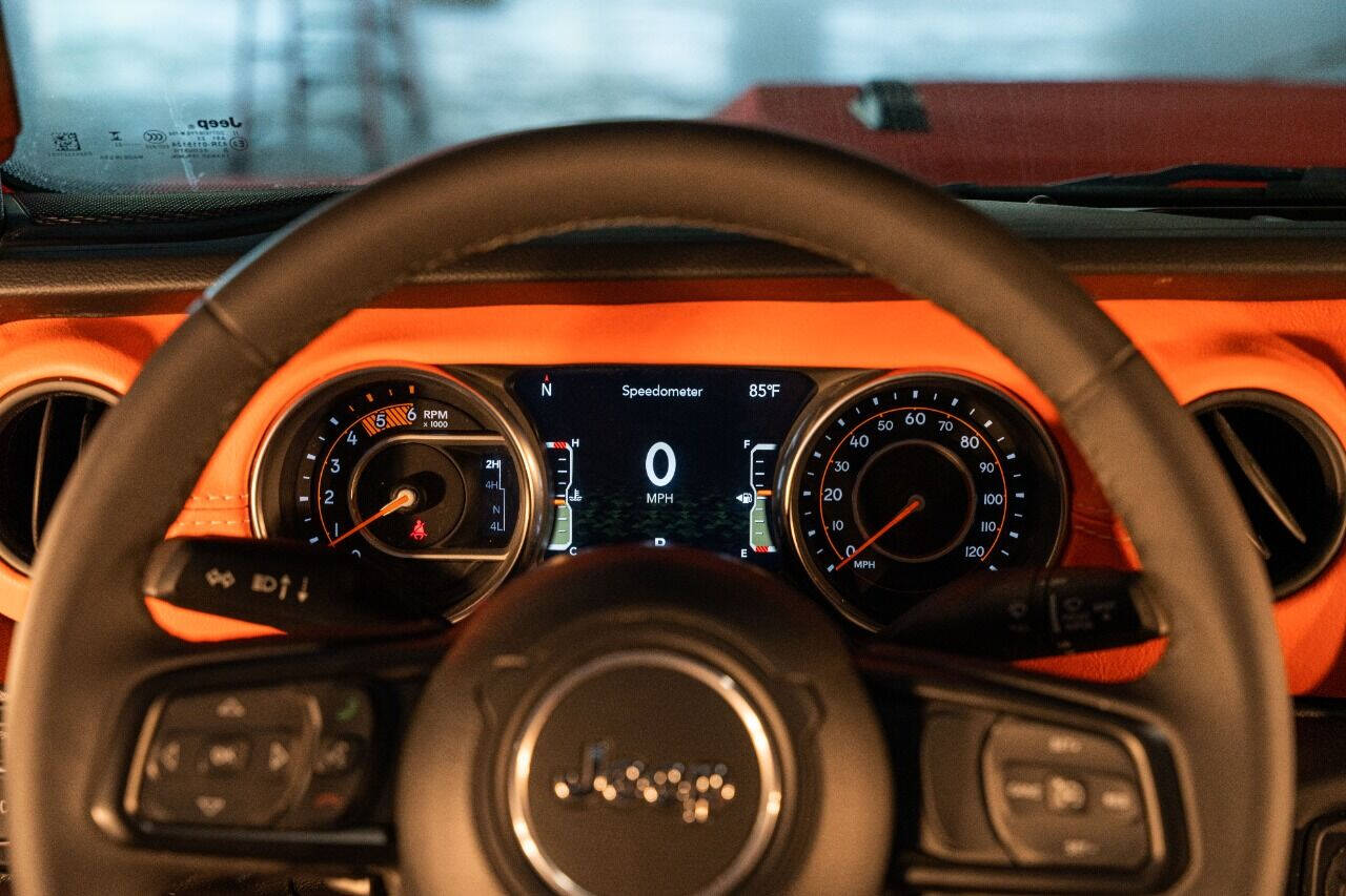 2023 JEEP Gladiator Pickup - $77,999