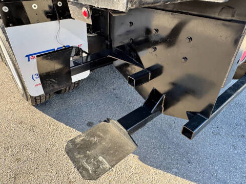 2017 Freightliner M2 106