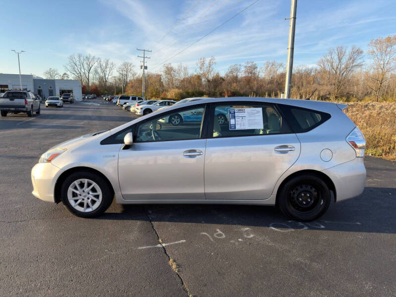 2012 Toyota Prius v Two