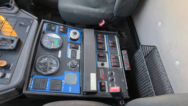 2011 Freightliner M2 106