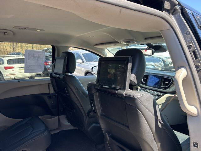 2017 Chrysler Pacifica Touring-L Plus