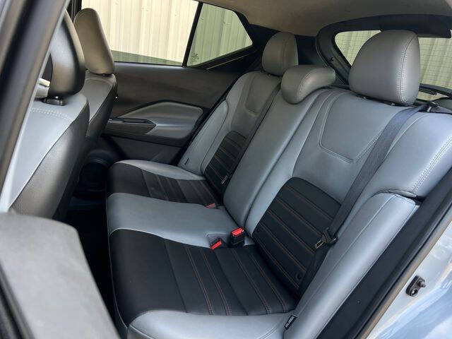 2021 Nissan Kicks SR