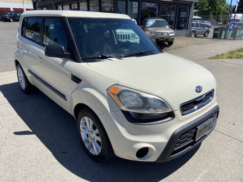 2013 Kia Soul +