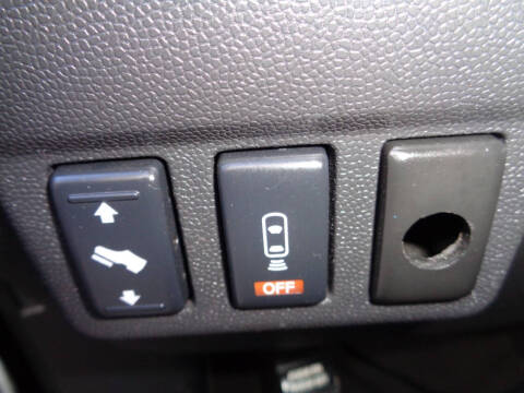 2010 Nissan Titan LE