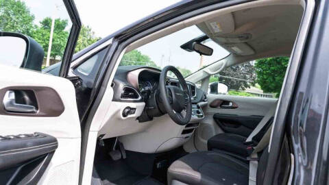 2024 Chrysler Voyager LX