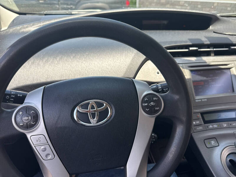 2012 Toyota Prius Plug-in Hybrid Advanced