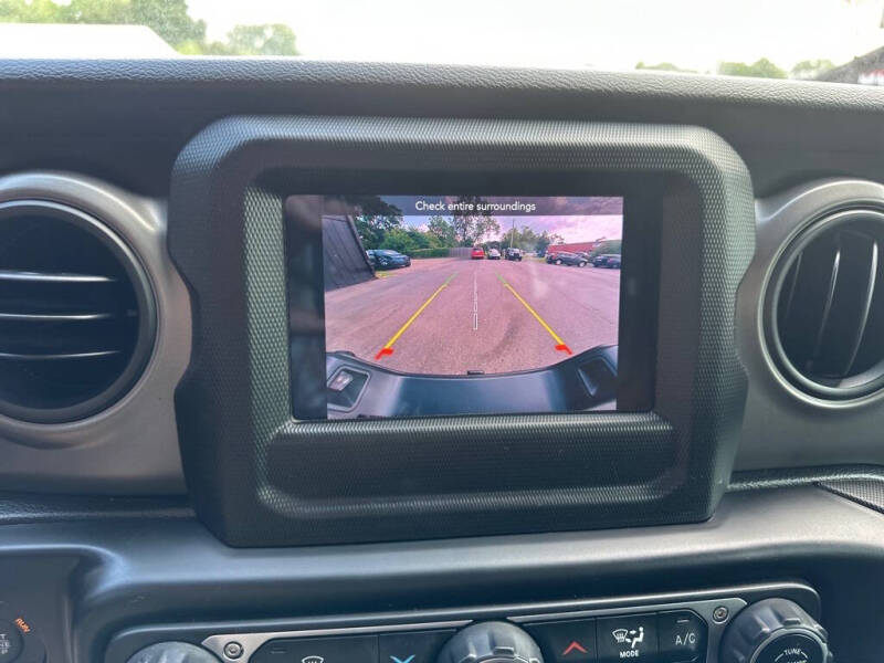 2022 Jeep Gladiator Willys