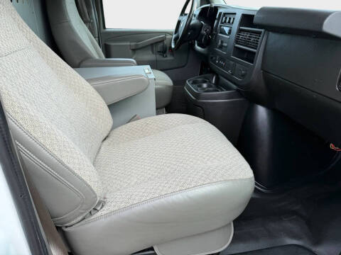 2021 Chevrolet Express 2500