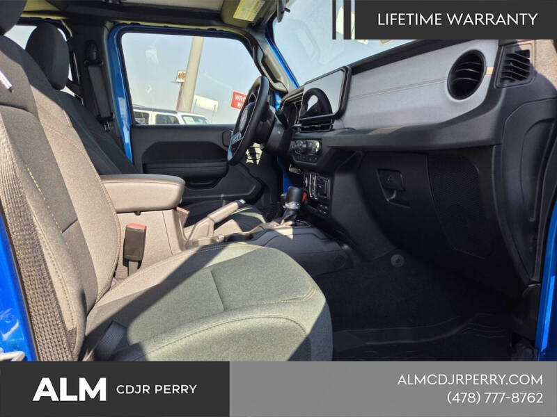 2026 Jeep Gladiator Sport
