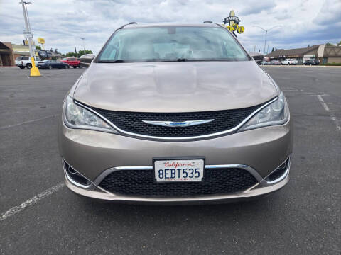2018 Chrysler Pacifica Touring L Plus