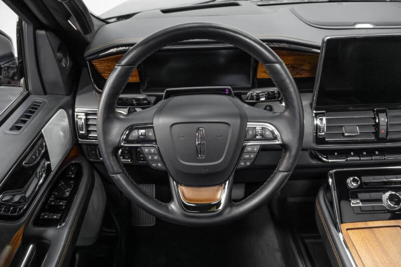 2022 Lincoln Navigator Black Label