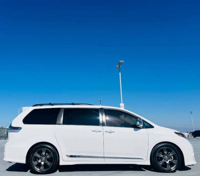 2016 Toyota Sienna SE Premium 8-Passenger