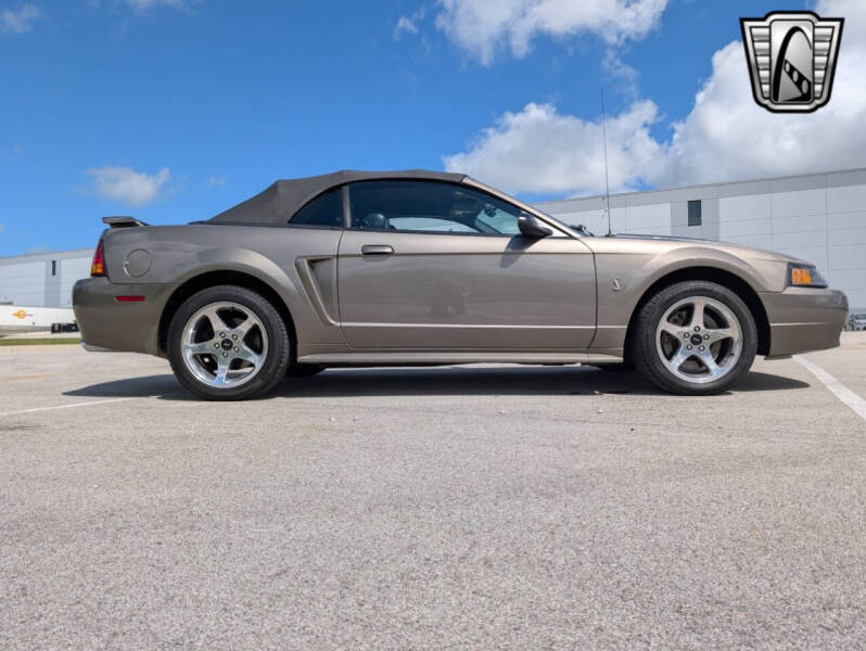 2001 Ford Mustang SVT Cobra